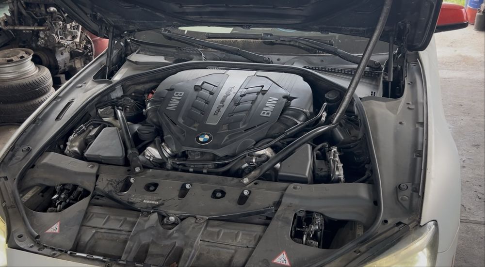 двигател BMW 650i  N63t  F01 F06 F12 F13  на 106 000 км