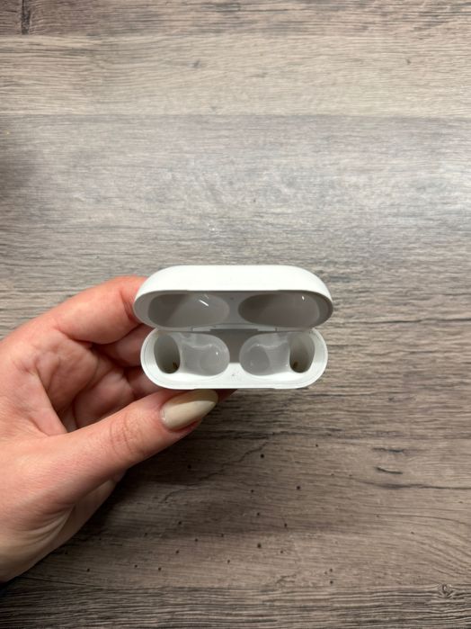 Кутия за AirPods 1st gen