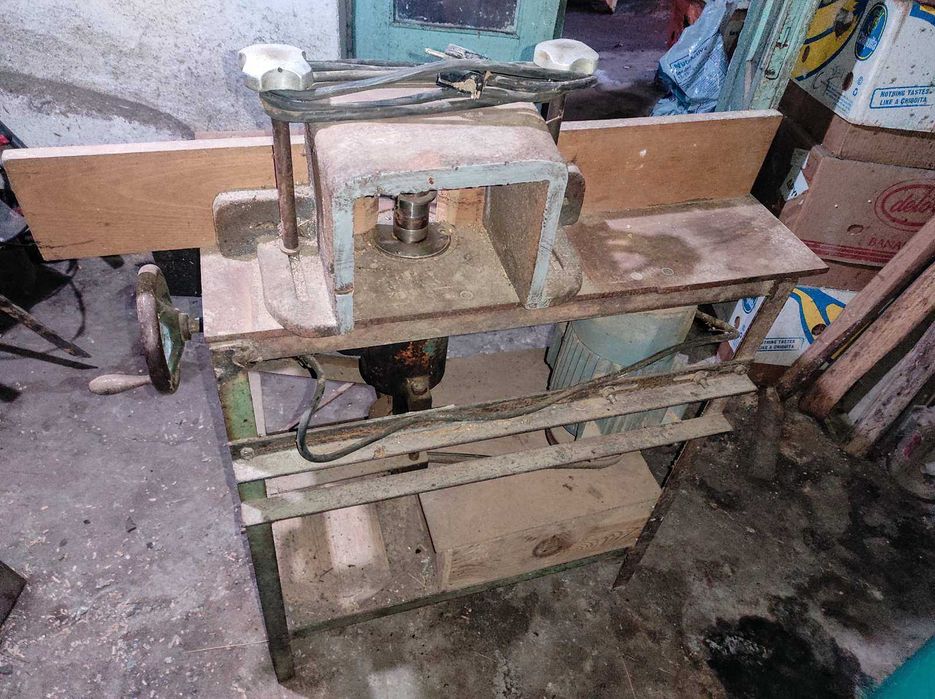 Дърводелска фреза малко използвана 5800 оборота