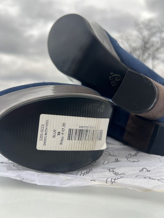 Дамски обувки на висок ток