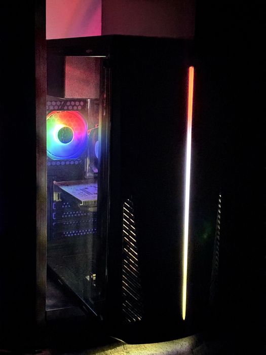 Vand pc gaming 8gb ram,i5-4590 CPU placa NVIDIA GT730,500GB SSD