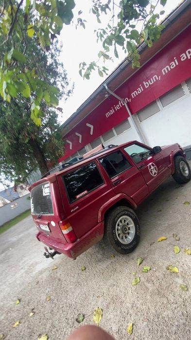 JEEP Cherokee 2000 — imagine 3