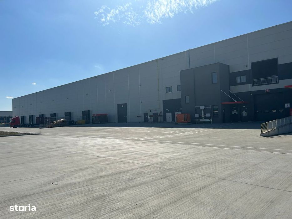 Spațiu cu rafturi pentru Logistică/Depozitare