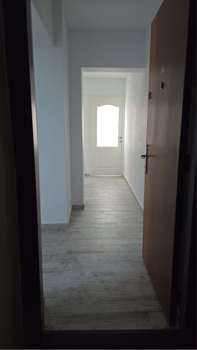 Proprietar, dau spre închiriere apartament decomnadat cu 3 camere, Pacurari, Lukoil