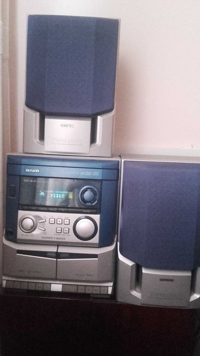 Combina Aiwa radio, casetof,cd