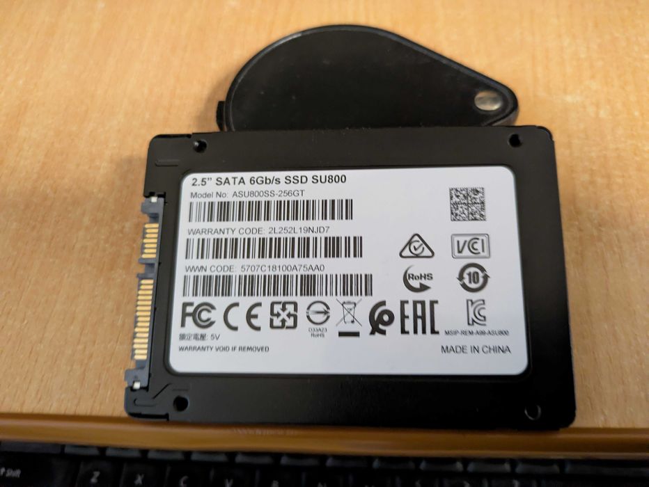 Medii de stocare SSD/HDD