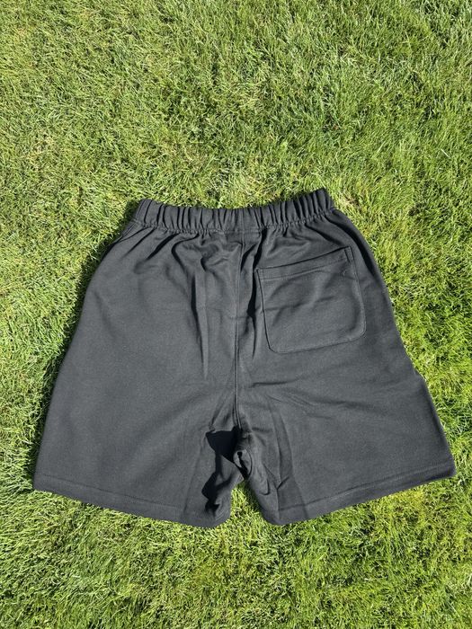 Pantaloni scurti ESSENTIALS  / PREMIUM 2025