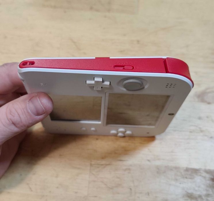 Nintendo 2DS fără încărcător