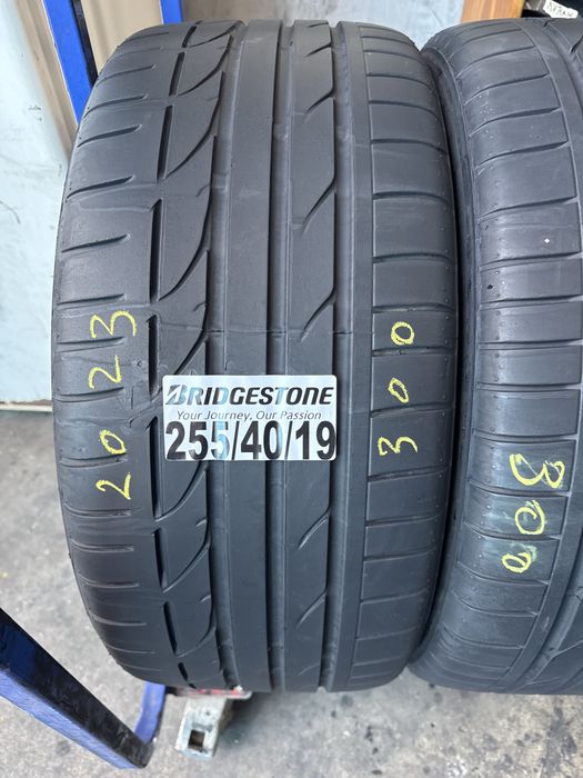 255/40/19 Bridgestone