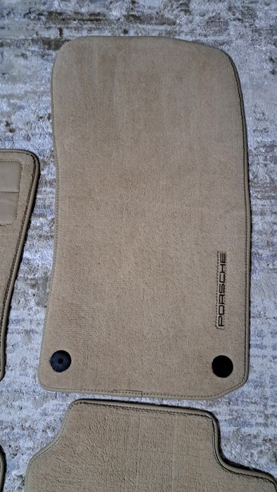 Оригинальные коврики на Порше Панамеру.