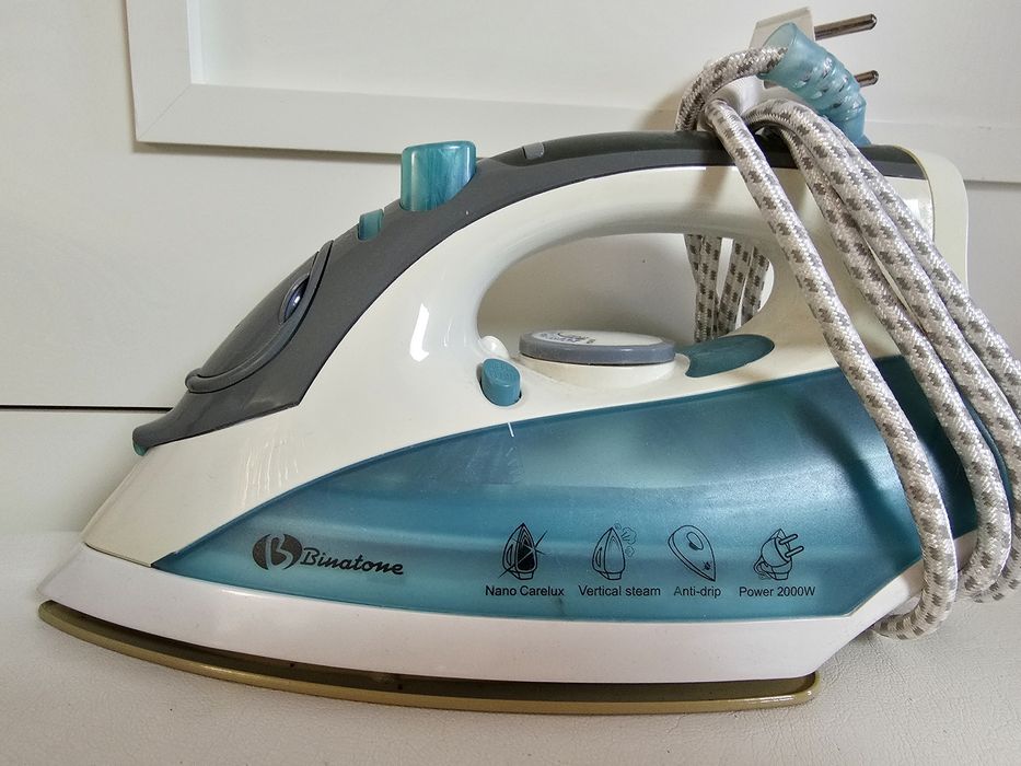 Утюг Binatone в отличном состоянии