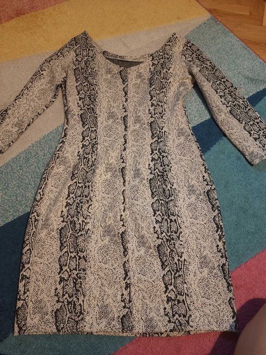 Guess рокля, номер L Намалена