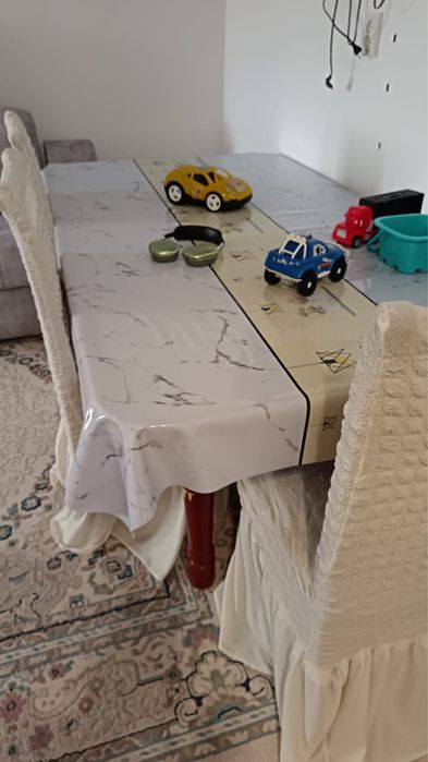 Продам бу стол со стульями. Количество стульев 8-шт. Срочно