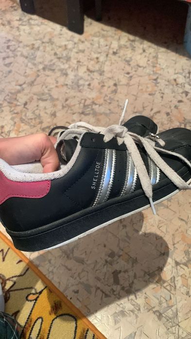 Продаю кроссовки