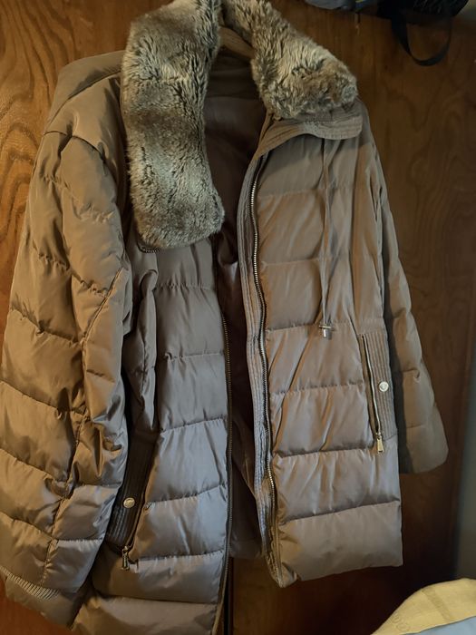 Бежово яке на Michael Kors