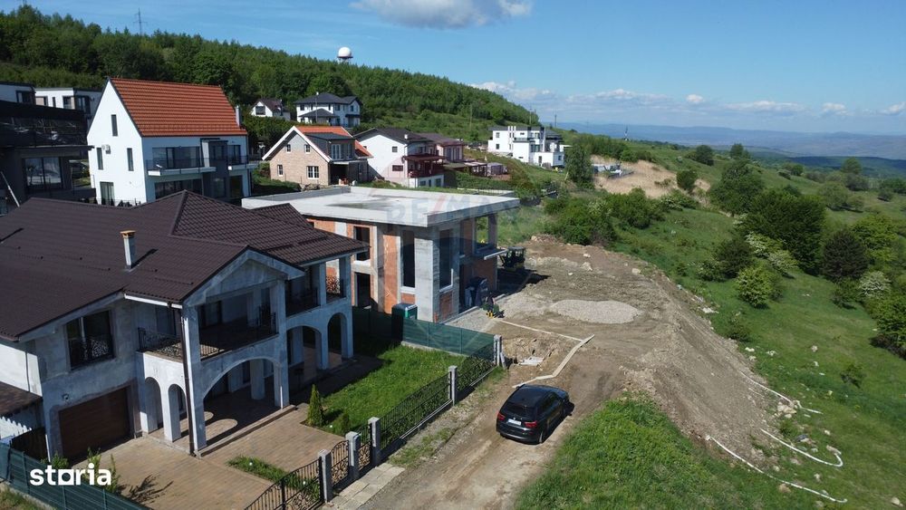 Teren cu panoramă spre Cluj 814 mp Feleacu