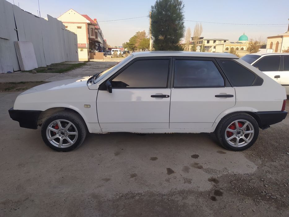 Lada 2109.  Sotiladi