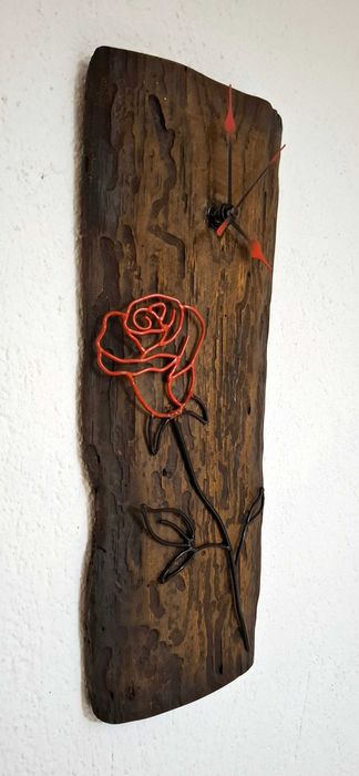 Стенен Часовник с Характер и Стил