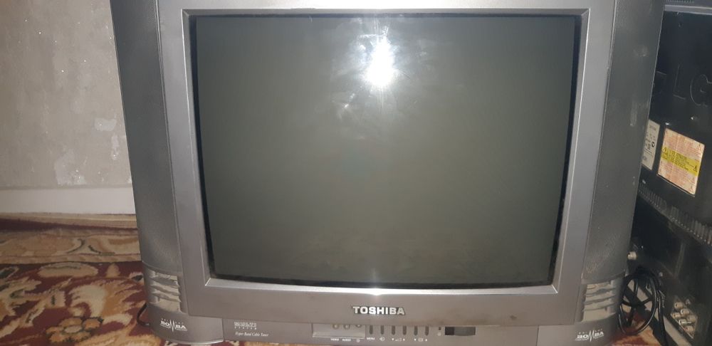 Toshiba holati yaxshi ishlidgan televizor