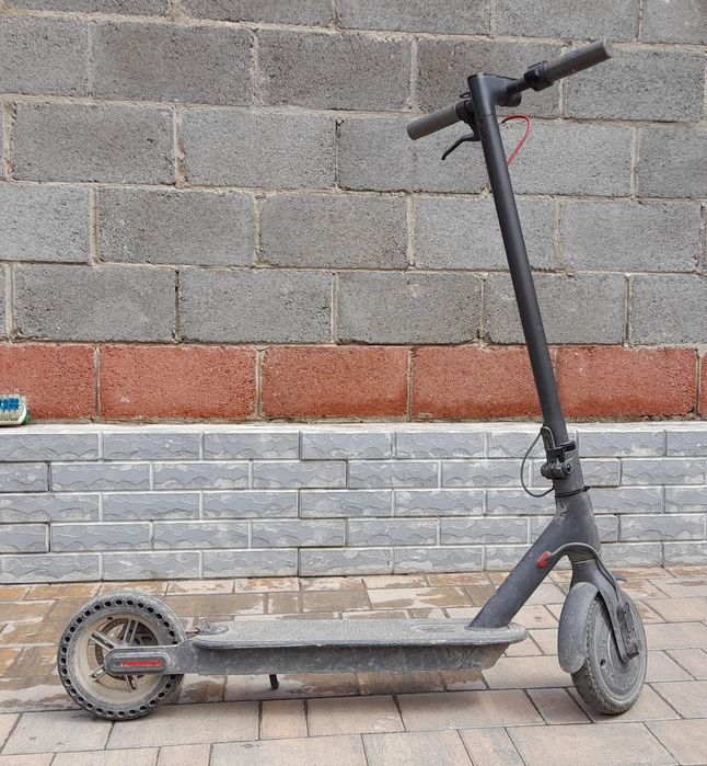 Продам электро самокат Xiaomi б/у