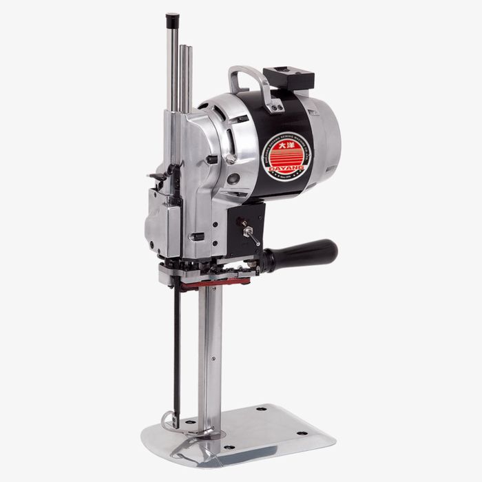 Masina de croit cu lama verticala Dayang