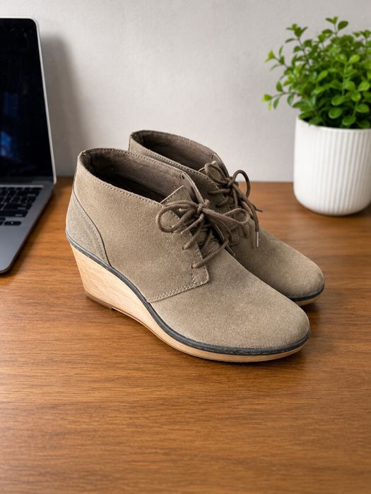 Замшевые ботинки Clarks, размер 37