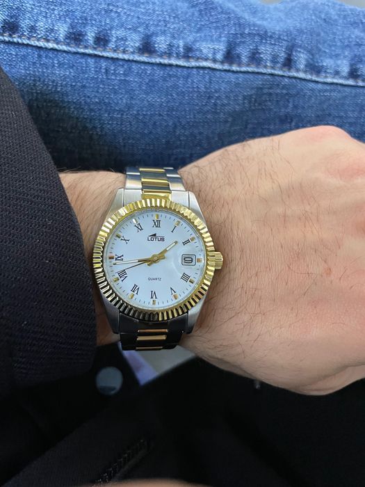 часовник Lotus gold