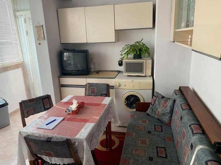 Дава се под наем Едностаен апартамент в Бургас, Лазур - 48 кв.м за 178.5 € - Снимка #4