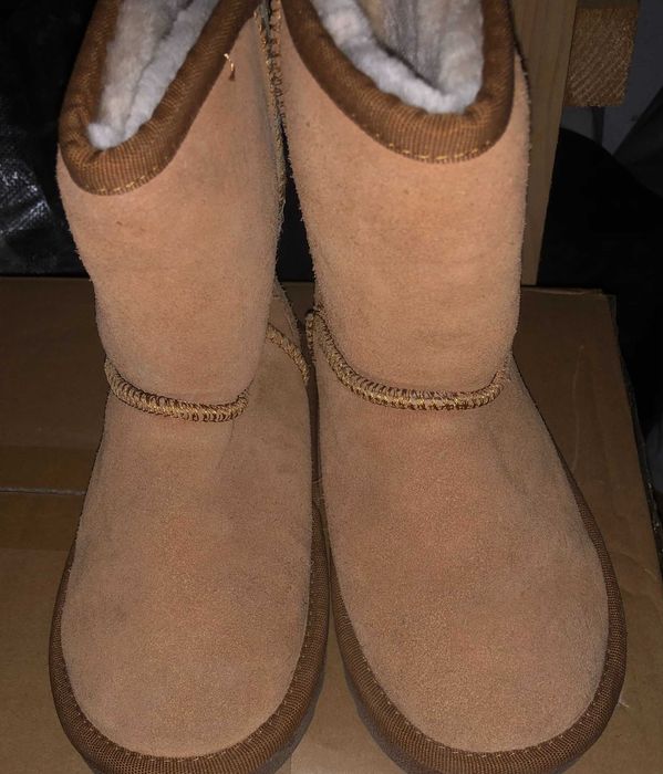 Cizme UGG Australia, piele intoarsa si blana, ca noi, mar. 34