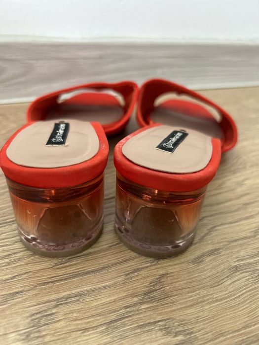 Papuci cu toc stradivarius 38(recomand 37)