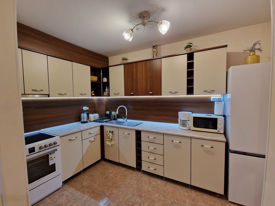 Дава се под наем Двустаен апартамент в Варна, Бриз - 86 кв.м за 797.64 € - Снимка #3