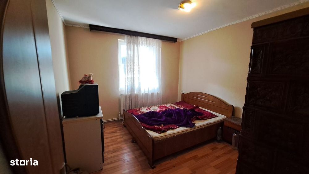 Agigea, 3 Camere Decomandat 2 Bai, Centrala Gaz, 70 Mp. Parcare, Boxa