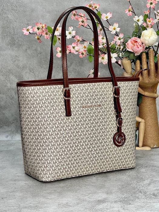 Genti Michael Kors noi