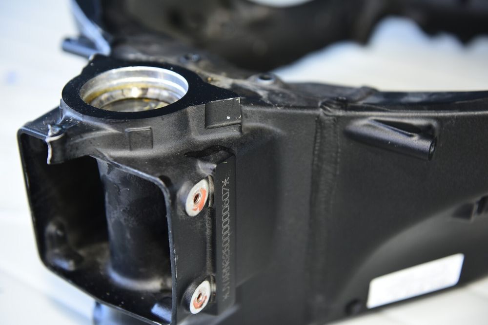 Șasiu cadru cu documente UE Yamaha R1M 2015 RN32