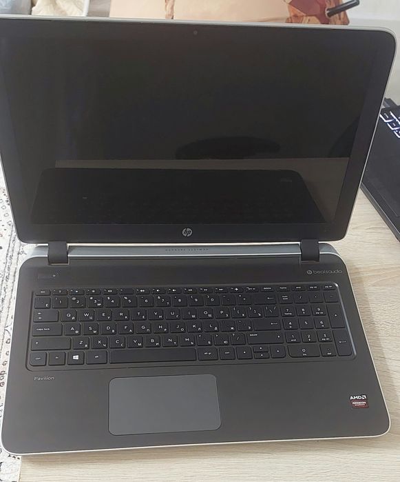 Ноутбук HP PAVILION 15-p008sr серебристый