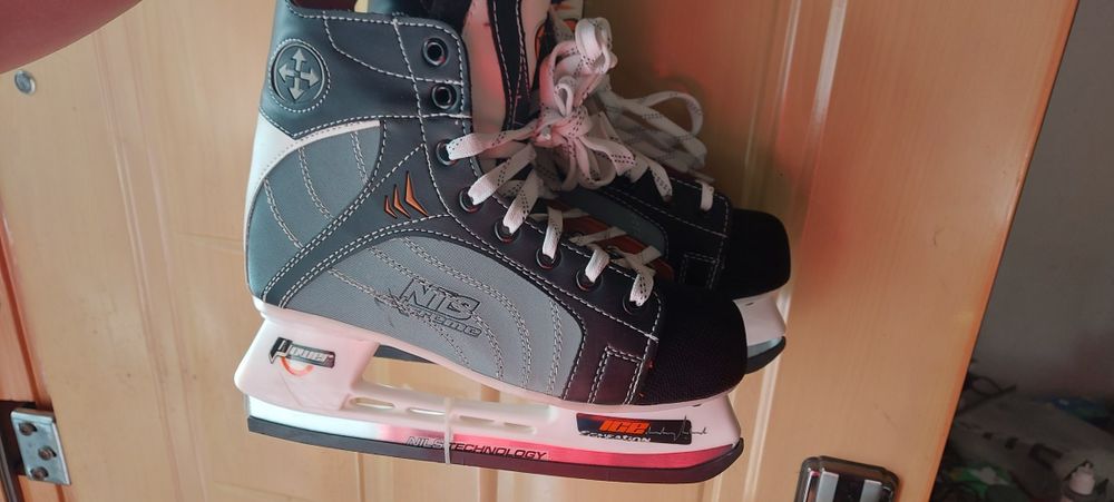 Patine  nr 40  NILS  EXTREME