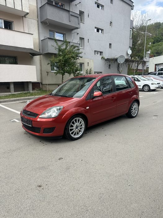 OCAZIE - FORD FIESTA 1.4 benzina  , 4 usi , din 2008 , IMPECABILA … adusa ieri din Germania  ,