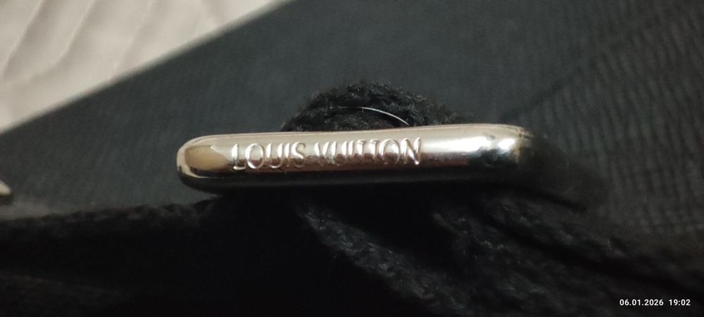 Продам сумку Luis Vuitton