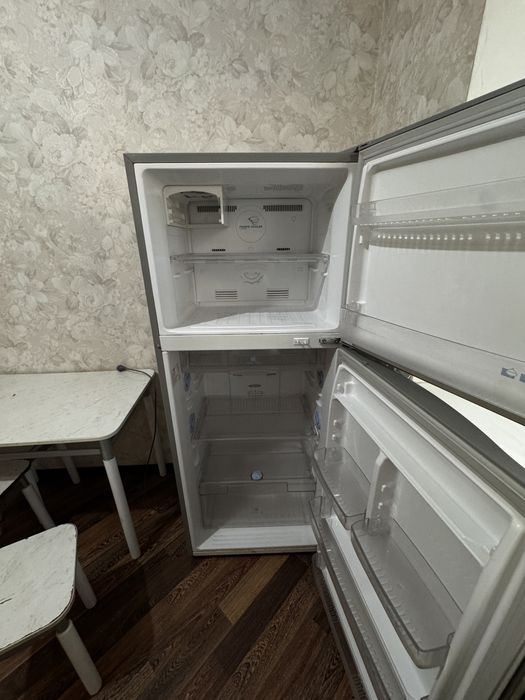 Холодильник Samsung