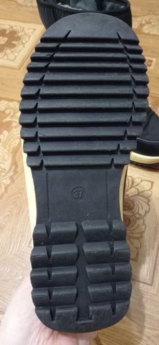 Продам зимние сапожки