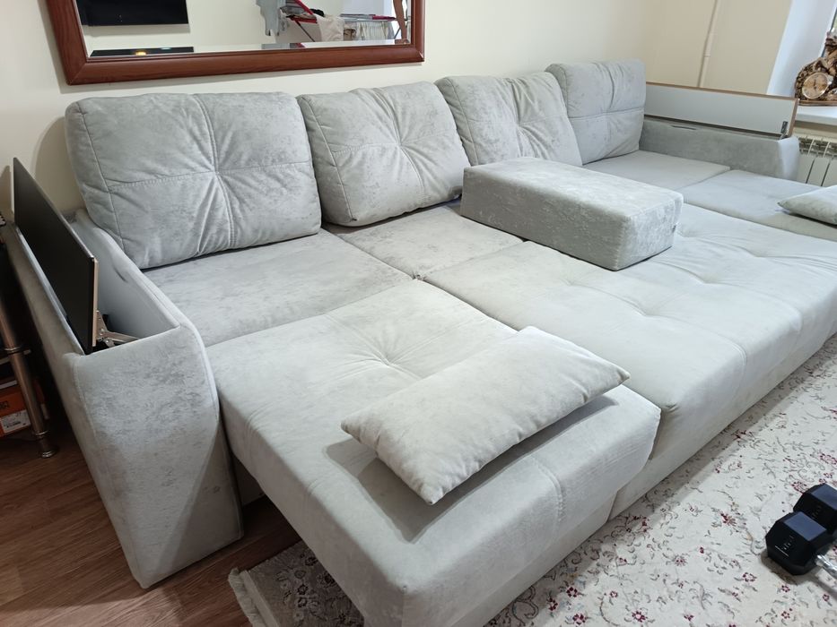 Стильный и комфортный диван