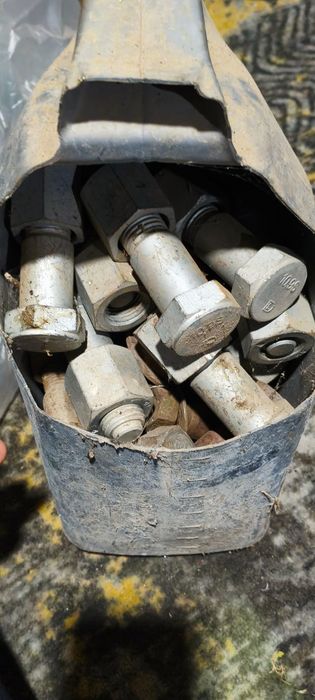 Болты для крана  .