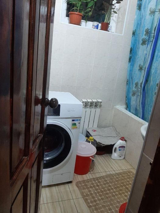 Kvartira sotiladi 4 hona.