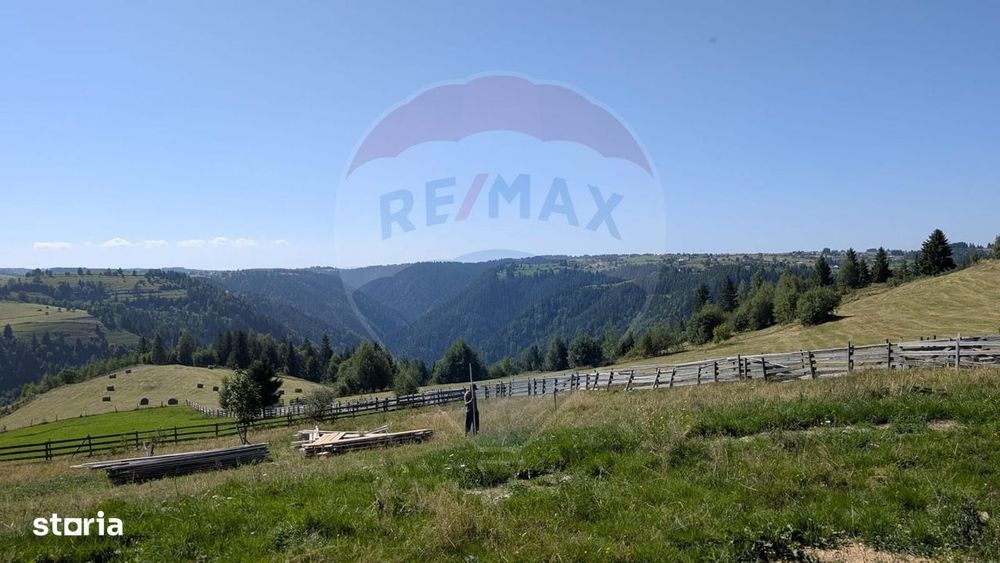 Tiny House-uri in Maguri Racatau. Teren de vânzare cu proiect în curs