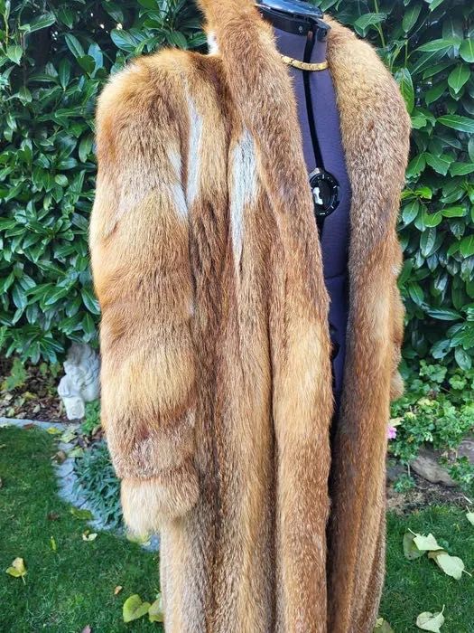 Палтенце от лисичи косъм