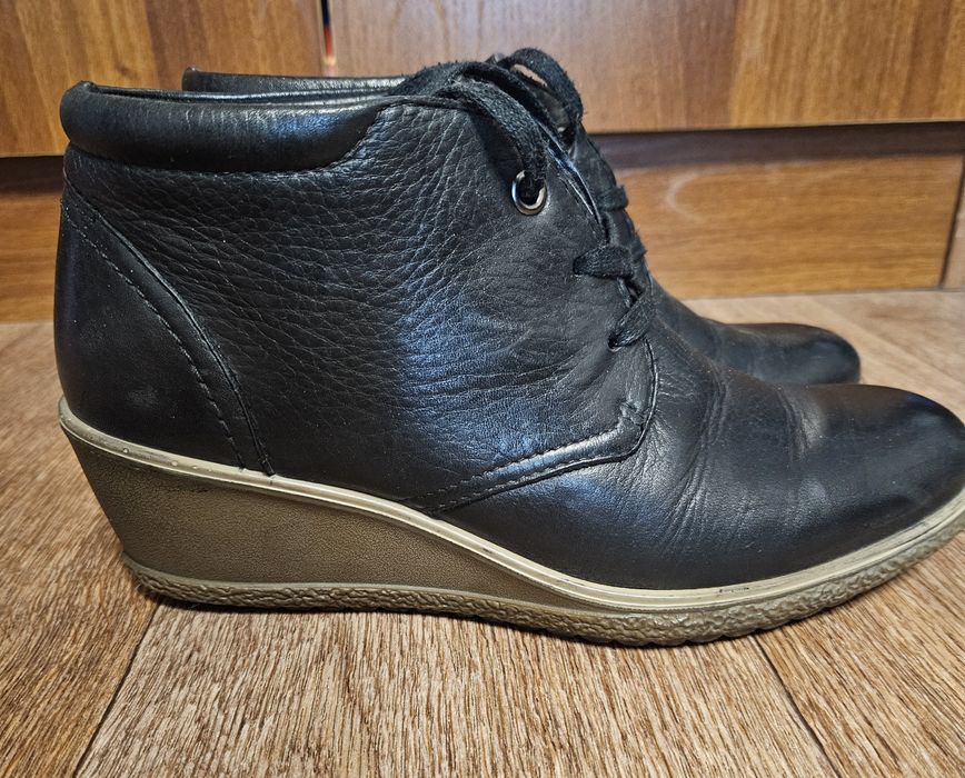 ПРОДАМ обувь и детские вещи