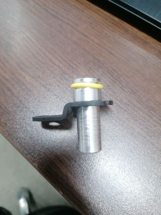 Щуцер/фланец воден маркуч маслен охладител  PSA Peugeot Citroen HDi