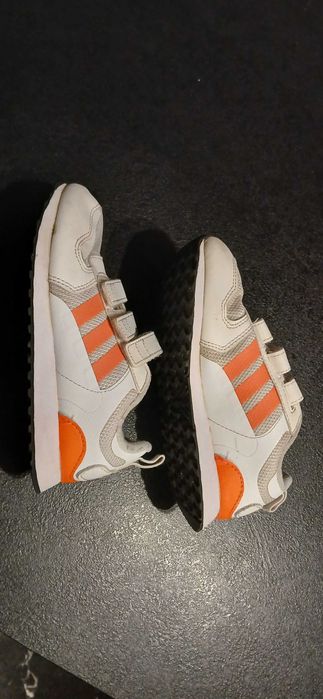 Ботушки и маратонки Адидас 31 номер