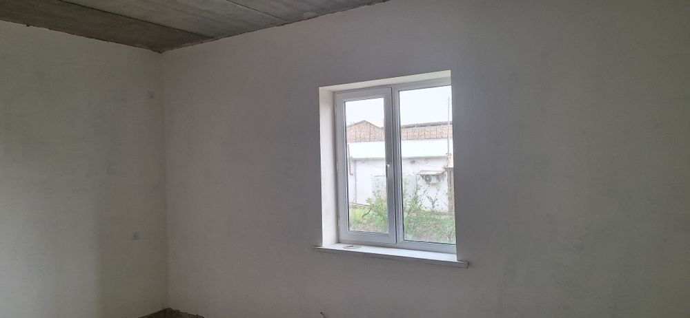 Бухоро 2 этажлик кв 300 $ доллордан Участка сотилади 2 + падвал