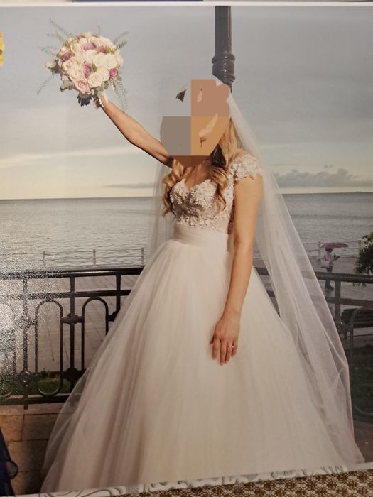 Vând rochie de mireasă Alara,cu accesorii,mărimea 36